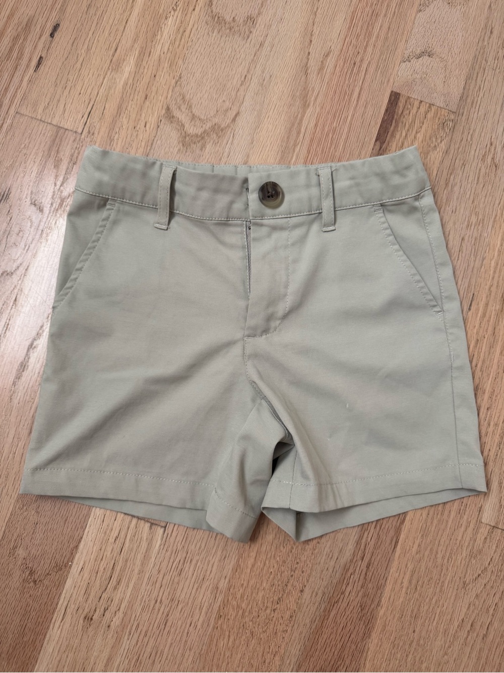The Beaufort Bonnet Company Charlie Prepletic Khaki shorts